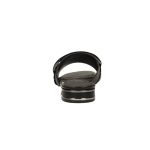 Lapos ecobőr fekete színű papucs fekete csat díszítéssel 