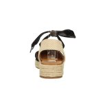 Elöl zárt, szalagos fekete színű balerina