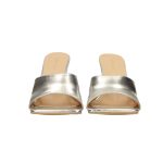 Elöl nyitott, kockaorrú ezüst papucs