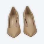 Bézs színű elegáns ecobőr magassarkú cipő