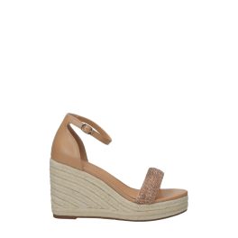   Elöl nyitott -hátul zárt, bézs színű, ecobőr, fonott talpú platform szandál, strasszos pánttal