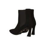 Fekete velúr hatású hegyesorrú bokacsizma, oldala gumírozott