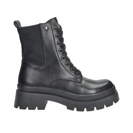   Fekete színű 8 lyukú ecobőr bakancs, belső oldalán cipzárral,  külső oldalán elasztikus betéttel