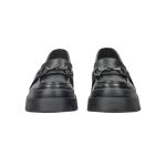 Fekete ecobőr mokaszin,  fém dísszel