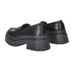 Fekete ecobőr mokaszin,  fém dísszel